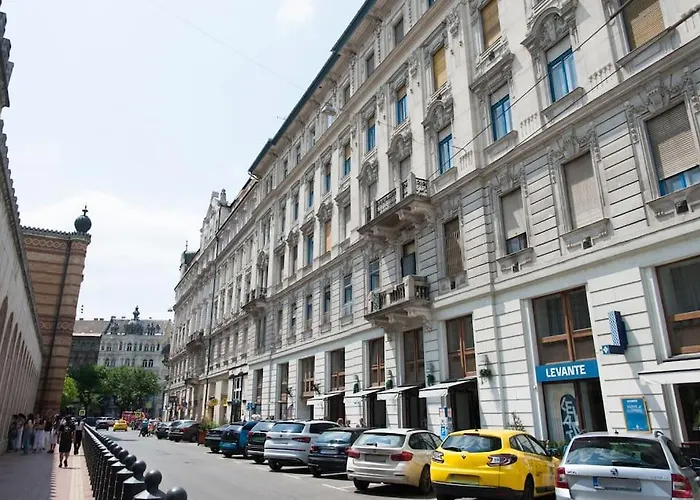 Nest Synagogue 아파트