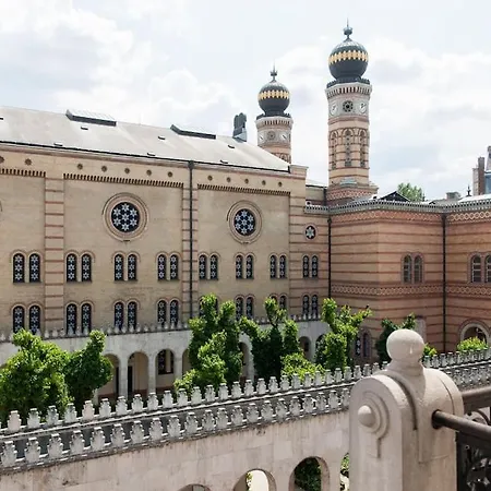 Central Nest Synagogue Apartment Budapest