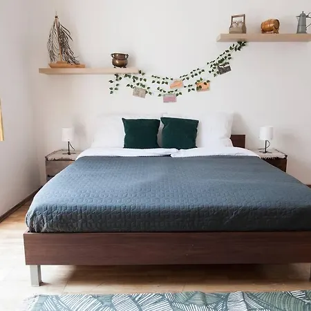 Nest Synagogue Apartment