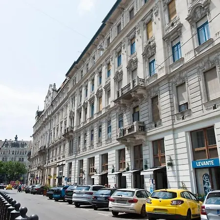 Nest Synagogue Apartment